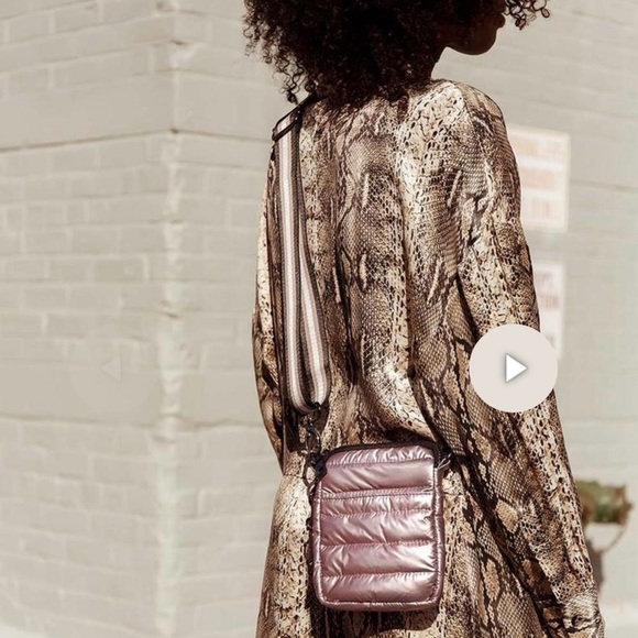 Think Royln The Cell Crossbody Bag Quilted in Pearl Latte ~ Retail $98 - Picture 3 of 14